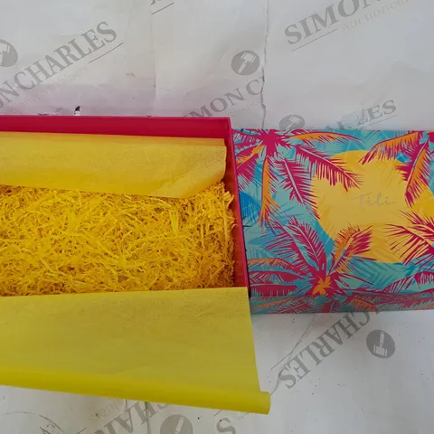 APPROXIMATELY 24 TILI BOXES IN TROPICAL DESIGN