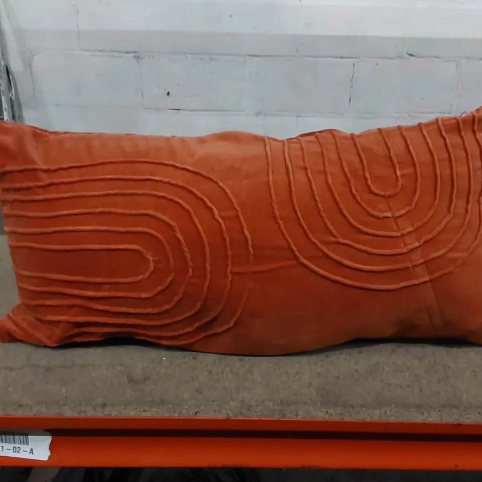 GEOMETRIC RECTANGULAR LUMBAR CUSHION