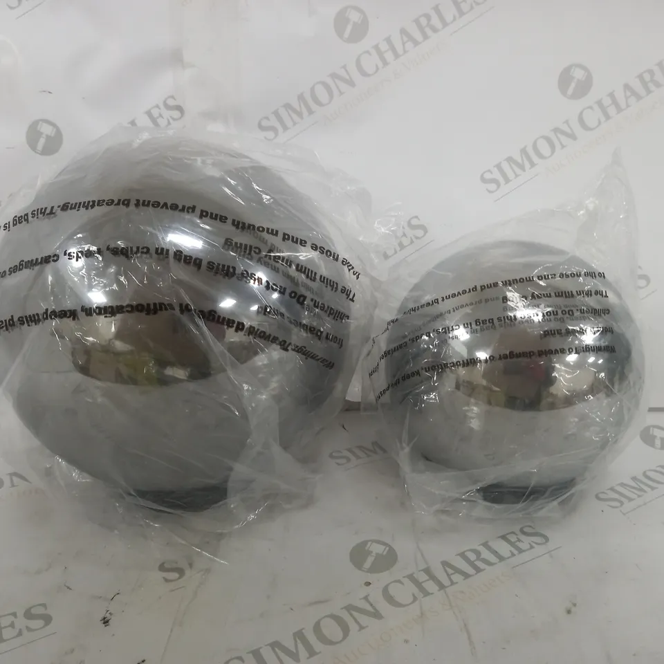 BOXED KELLY HOPPEN SET OF 2 INDOOR OUTDOOR PRELIT GLASS DECOR, REFLECTIVE ORBS