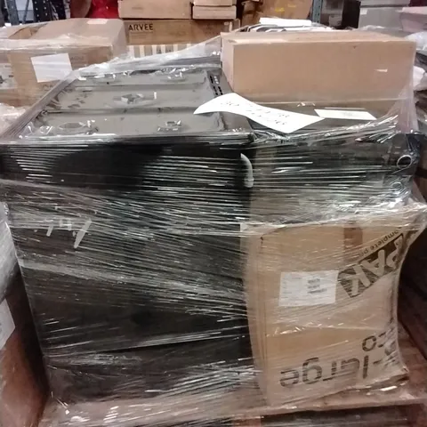 PALLET OF ASSORTED KITCHEN APPLIANCES TO INCLUDE;MICROWAVE,RANGE COOKER,BUILT IN COOKER HOOD