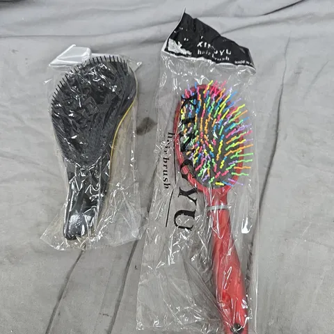 BOX OF APPROXIMATELY 20 ASSORTED HAIRBRUSHES