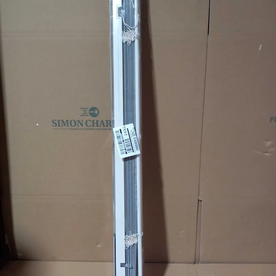 ALUMINIUM VENETIAN BLIND 90X160 - COLLECTION ONLY RRP £35