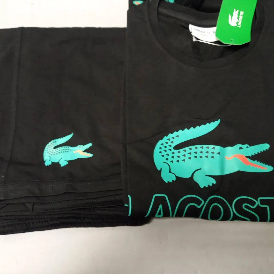 LACOSTE T-SHIRT AND SHORTS JOGGING SET IN BLACK - MEDIUM 