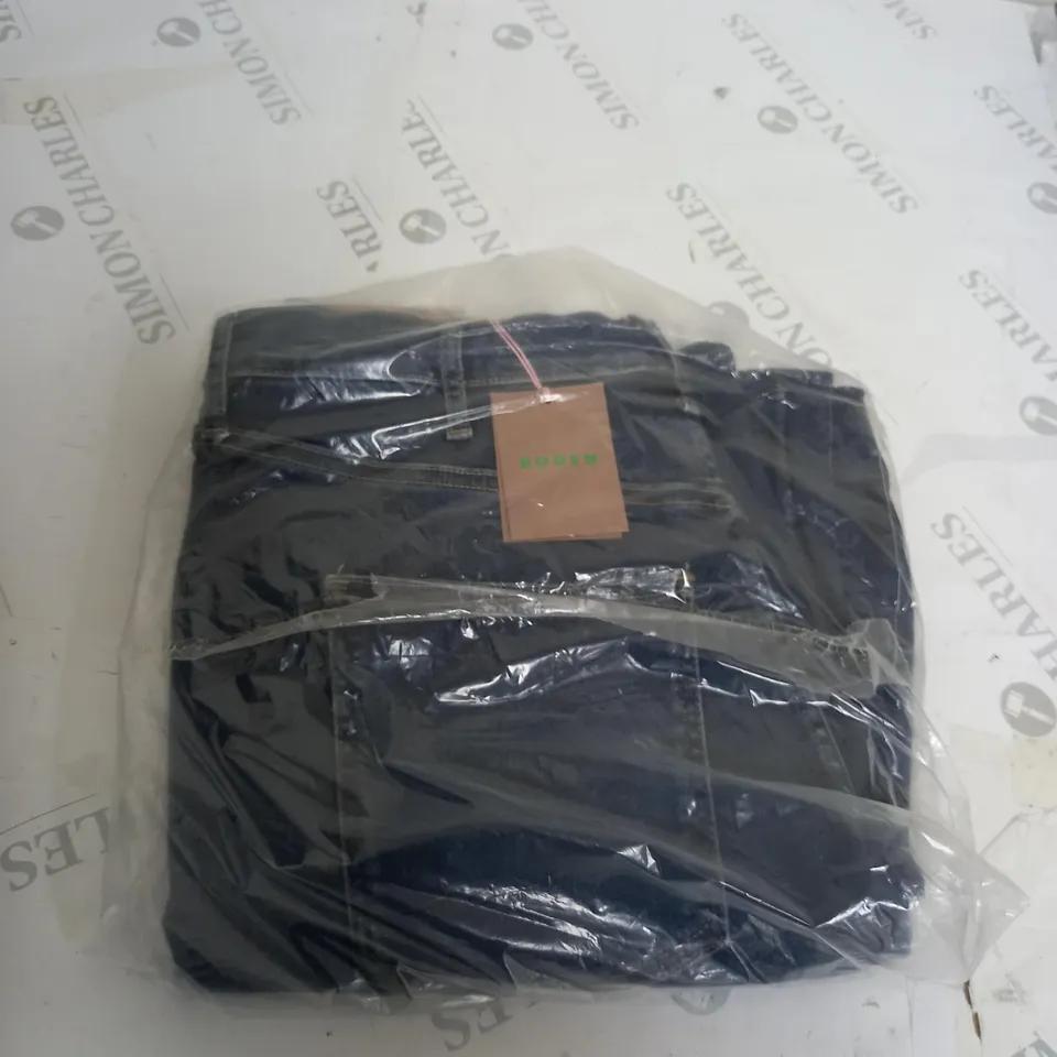 BODEN BLUE DENIM JEANS SIZE 32/32
