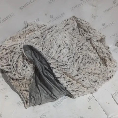 LUXARY THROW