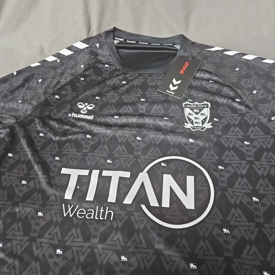 YORK CITY FC HUMMEL FOOTBALL SHIRT – 8 HUNT - SIZE UNSPECIFIED