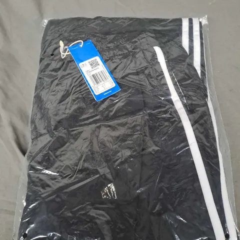 ADIDAS PANTS IN BLACK SIZE S