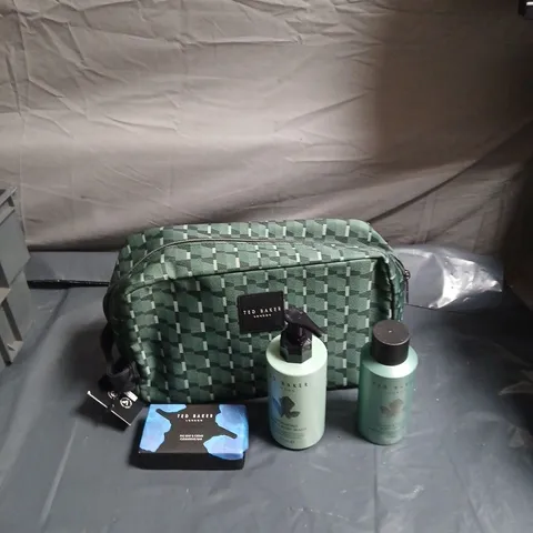 TED BAKER LONDON FRESH & CLEAN BATH & BODY GIFT SET IN GREEN CHECK WASH BAG