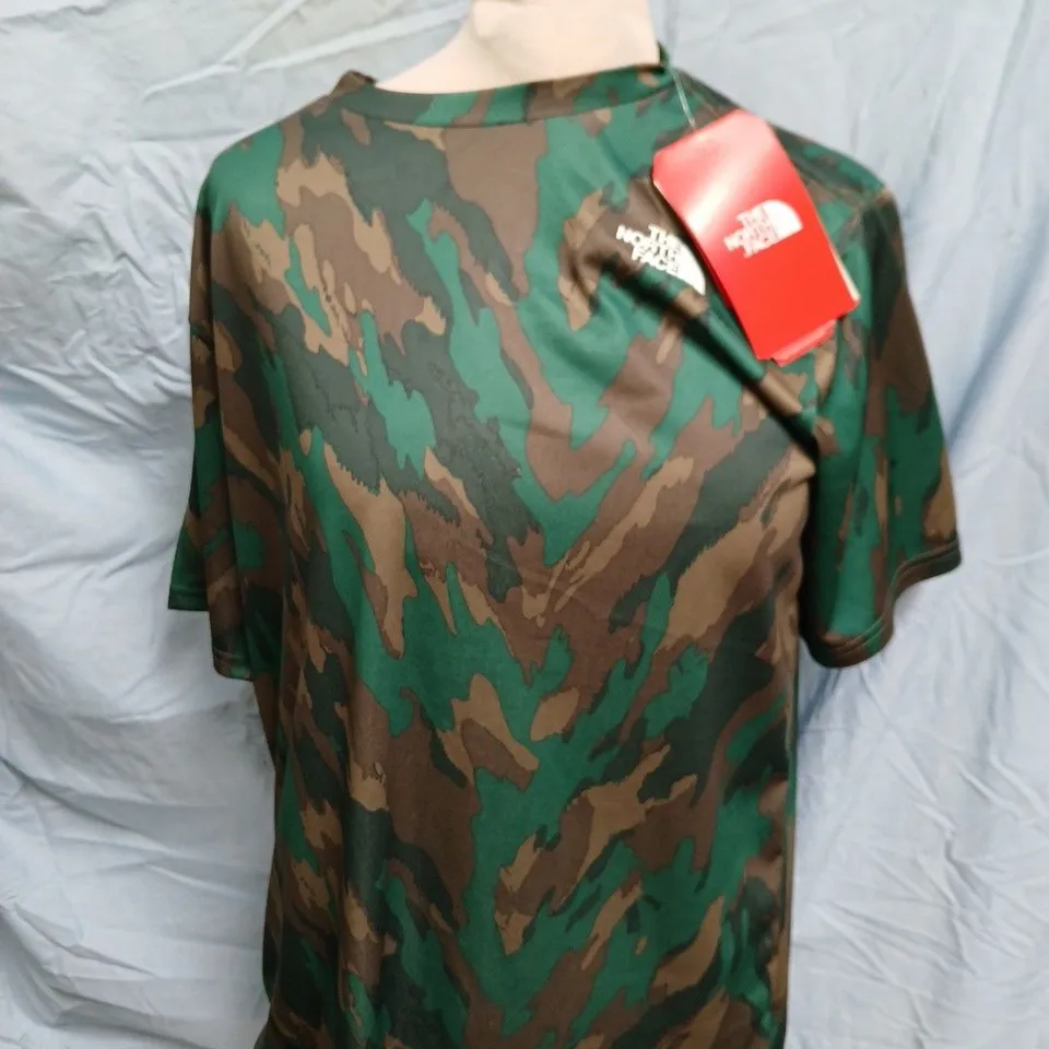 THE NORTH FACE BOYS CAMOUFLAGE T-SHIRT - SIZE XL