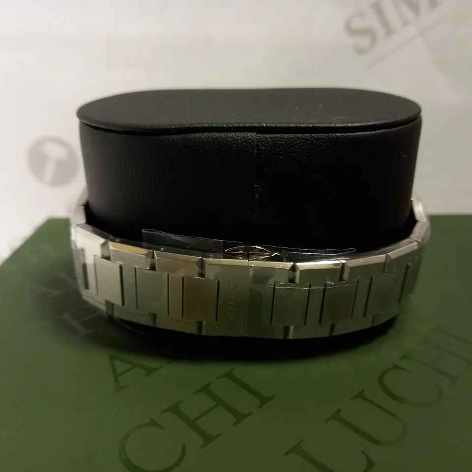 VALUCHI TRIPLE DIAL CHROMO WATCH WITH BRACELET STYLE STRAP
