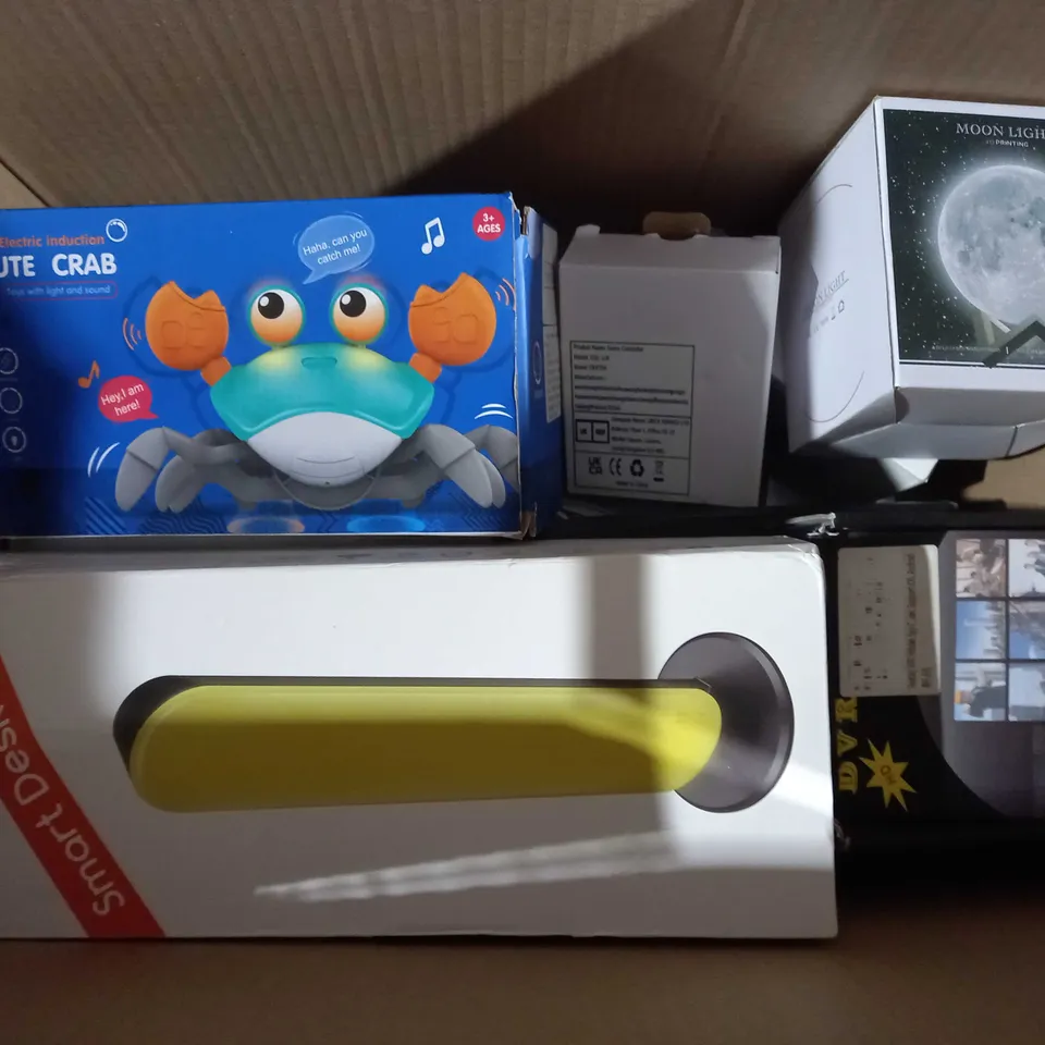 BOX OF APPROXIMATELY 10 ASSORTED HOUSEHOLD ITEMS TO INCLUDE FM RADIO, VOICE RECORDER, GAME CONTROLLER,ETC