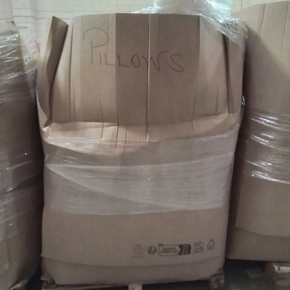 PALLET TO CONTAIN A LARGE QUANTITY OF PILLOWS