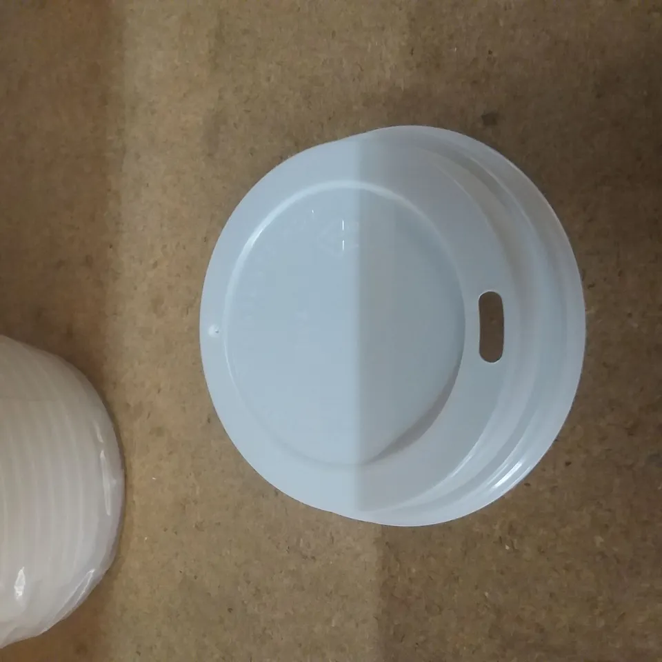 LOT OF 4000 MIGI WHITE HOT CUP LIDS DOMED SIP-THRU (4 BOXES OF 1000PC)