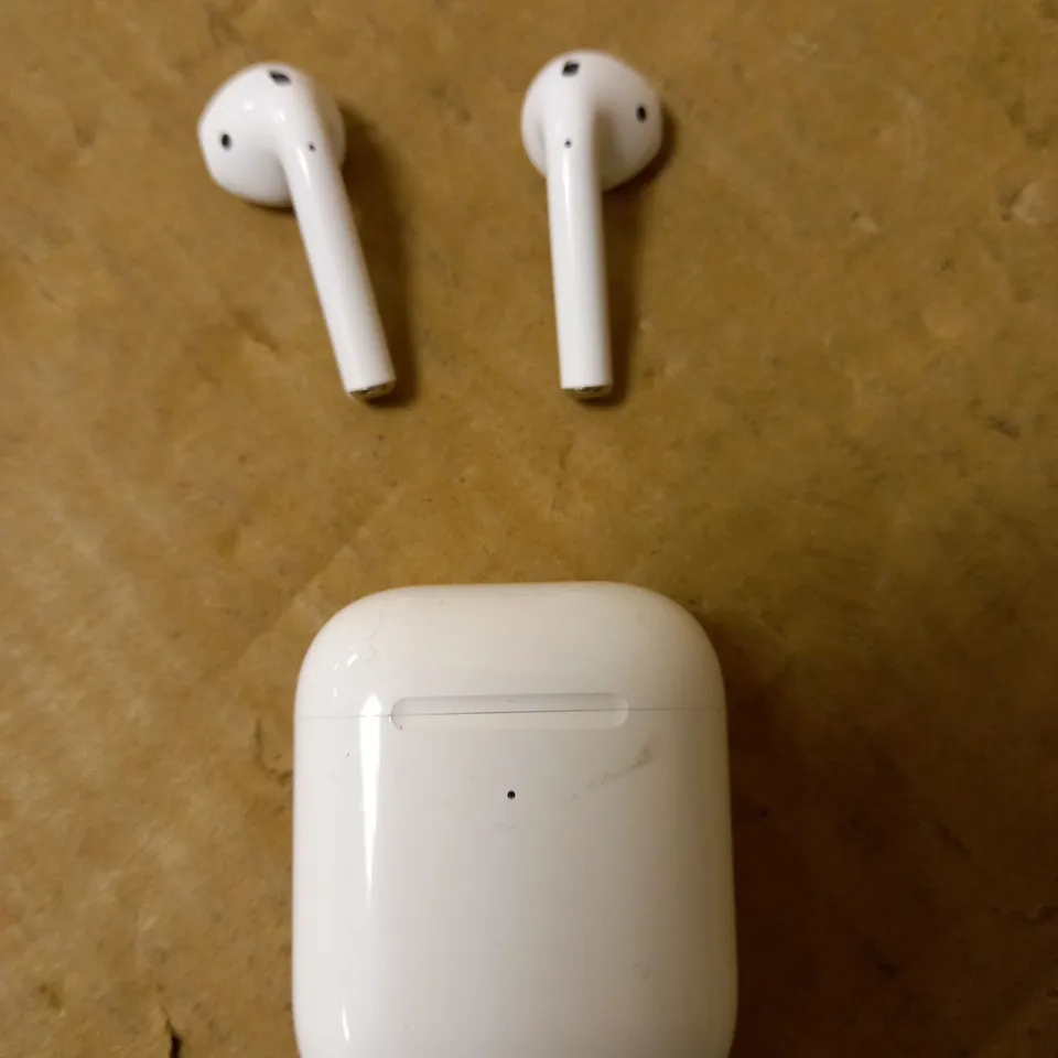 APPLE AIRPODS (GEN 2)