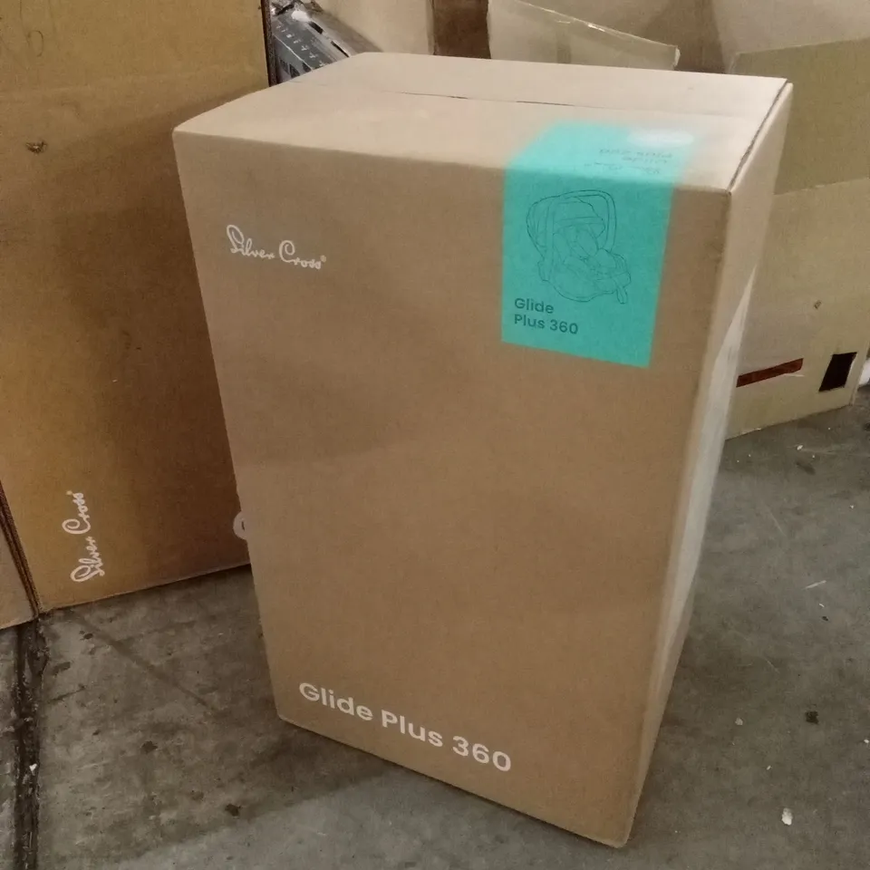 BOXED SILVER CROSS GLIDE PLUS 360 CAR SEAT