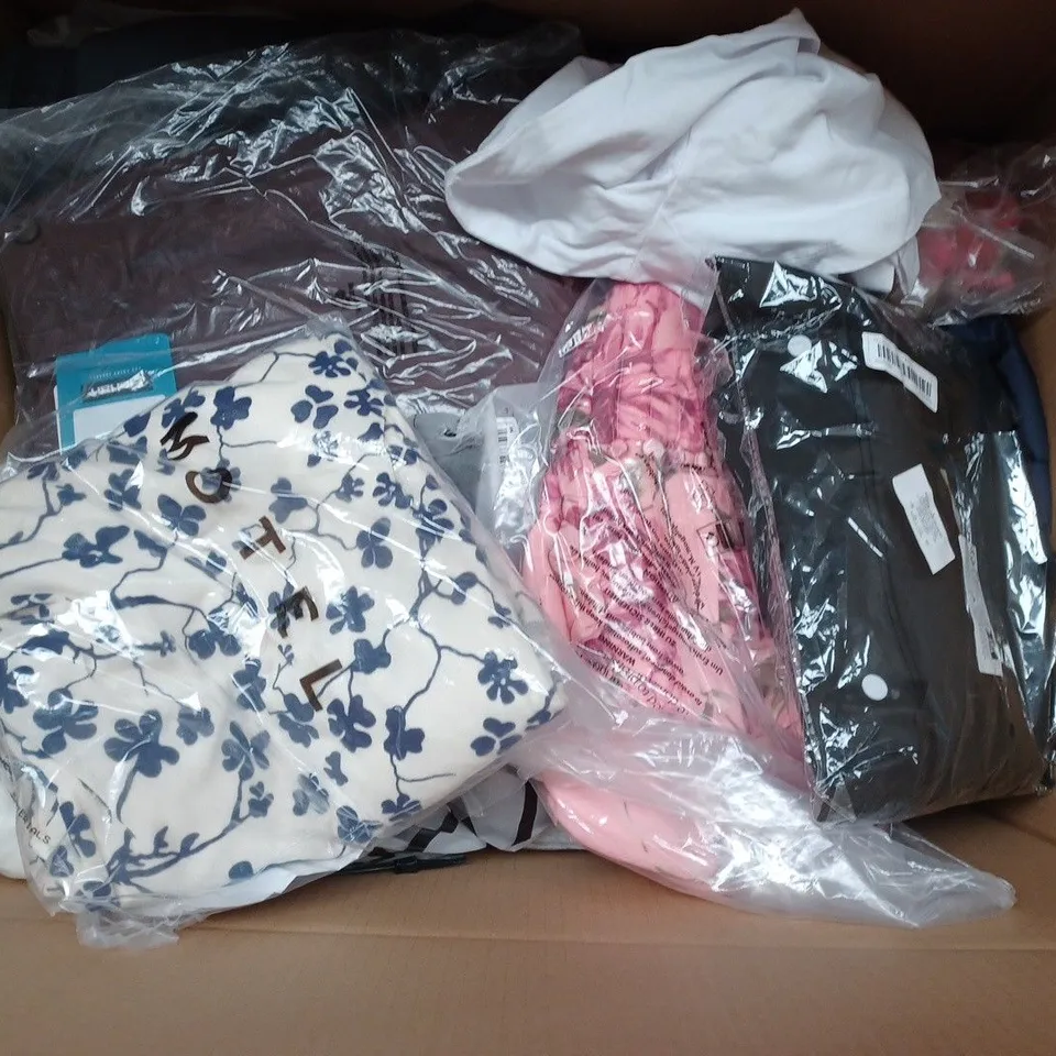 BOX OF APPROXIMATELY 20 ASSORTED CLOTHING ITEMS TO INCLUDE - JUMPER , POLO SHIRT , DRESS ETC