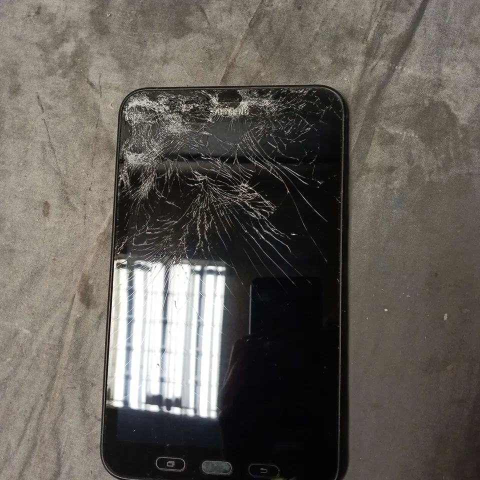 SAMSUNG TABLET PC SM-T395 16GB – FRONT CRACKED DISPLAY