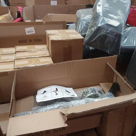 PALLET CONTAINING A LARGE QUANTITY OF STARLINK GEN 3 MOUNTS, CARBON EFFECT UTV STORAGE BAGS ECT