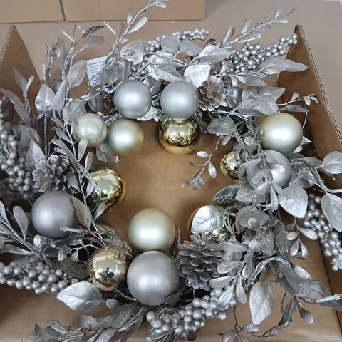 CHAMPAGNE AND GOLD PRE-LIT FESTIVE WREATH