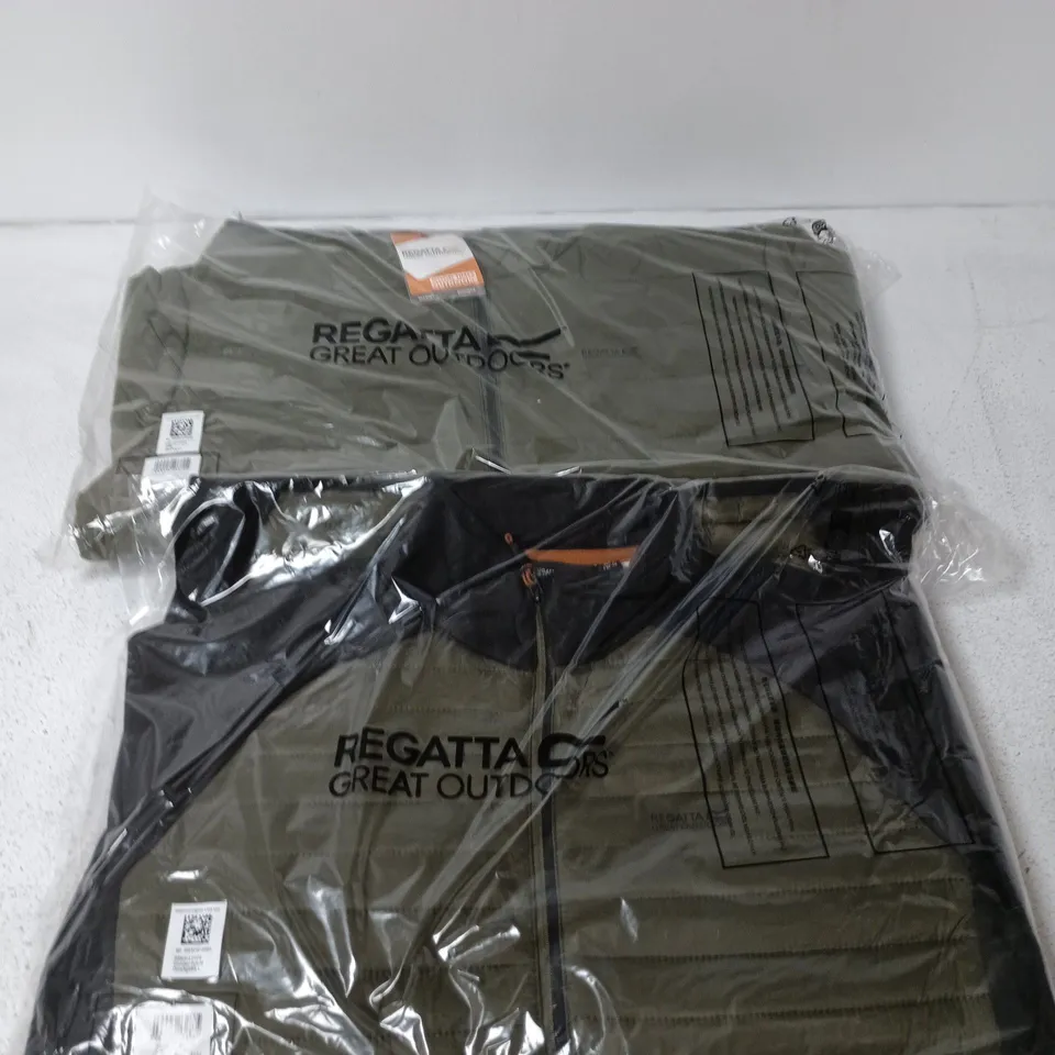 APPROXIMATELY 18 ASSORTED BRAND NEW REGATTA CLOTHING ITEMS IN VARIOUS SIZES, STYLES & COLOURS TO INCLUDE CLUMBER HYBRID, HELFA JACKET, ETC