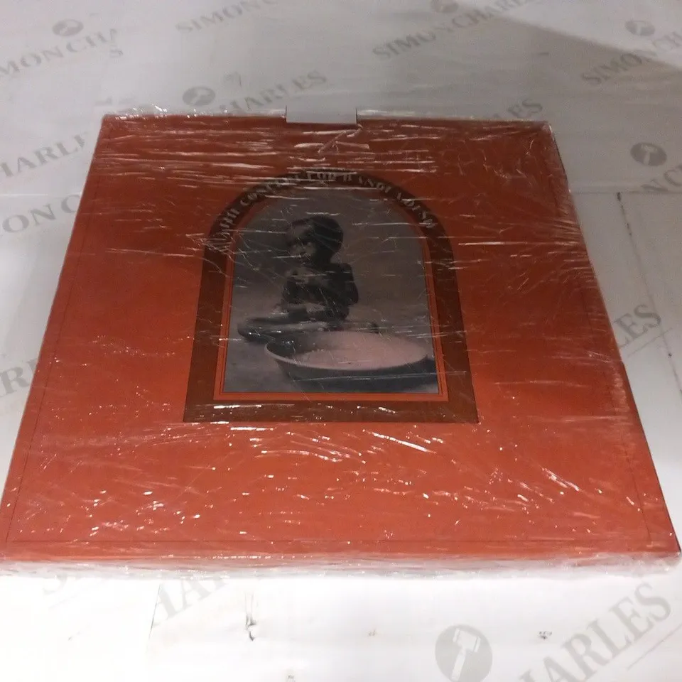 THE CONCERT FOR BANGLADESH. 3 X VINYL BOX SET. STCX 3385. 1972. BOB DYLAN, ERIC CLAPTON, GEORGE HARRISON. ON THE APPLE LABEL. WITH ORIGINAL BOOK. VERY SOUGHT AFTER.