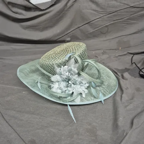 WOMEN'S PALE BLUE-GREEN WOVEN SUN HAT WITH WIDE BRIM AND FLORAL CENTERPIECE
