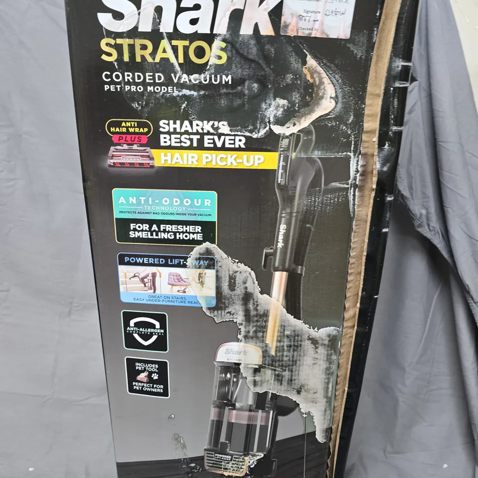 SHARK STRATOS PET PRO ANTI HAIR WRAP+ ANTI-ODOUR UPRIGHT VACUUM NZ860UKT- COLLECTION ONLY