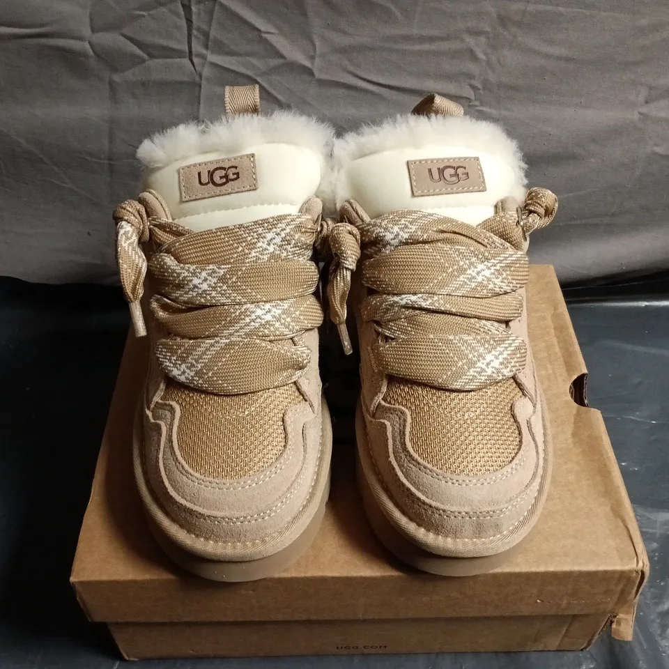 BOXED PAIR OF UGG SUEDE WINTER BOOTS WITH SHEARLING –UK SIZE 5
