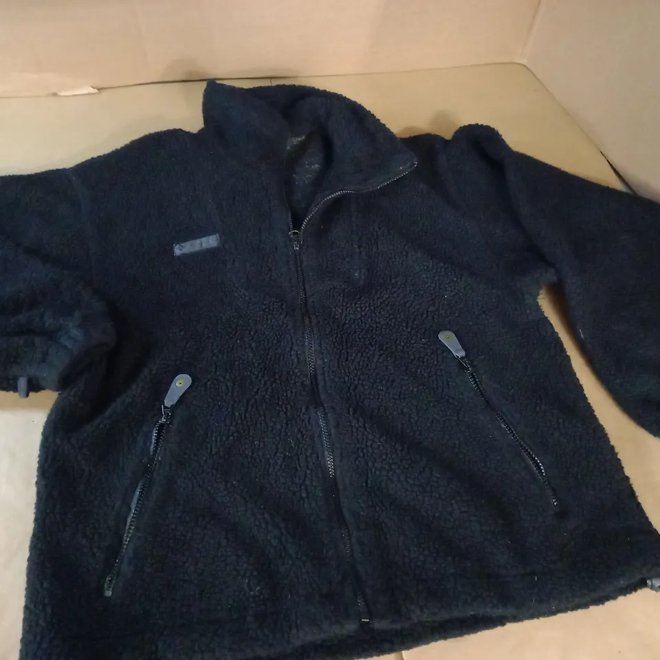 COLUMBIA ZIP THROUGH TEDDY STYLE JACKET - M