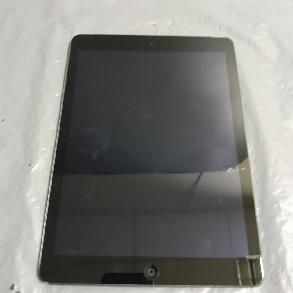 UNBOXED APPLE IPAD AIR CELLULAR IN SPACE GRAY - A1475