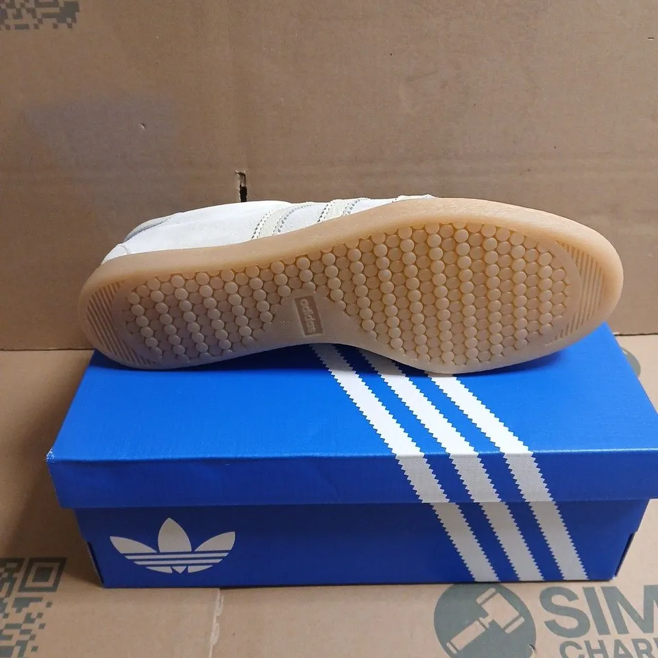 BOXED PAIR OF ADIDAS ORIGINALS SNEAKERS – CREAM/OFF-WHITE, UK 11