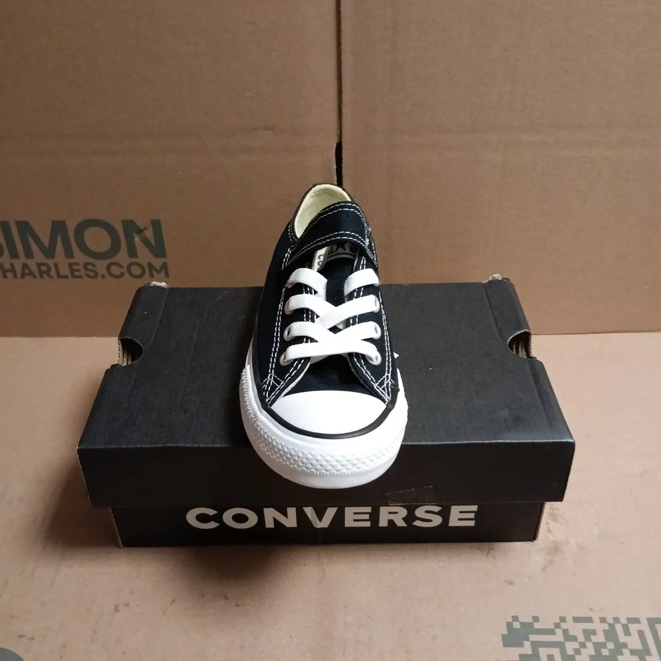 BOXED PAIR OF CHILDRENS CONVERSE CHUCK TAYLOR ALL STAR EASY-ON LOW-TOP TRAINERS - YOUTH 12.5
