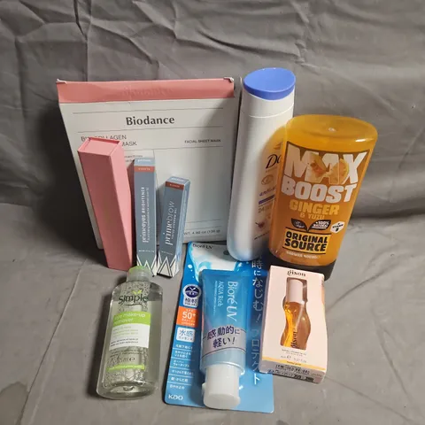 APPROXIMATEY 20 ASSORTED HEALTH AND BEAUTY PRODUCTS TO INCLUDE - GISOU HONEY INFUSED LIP OIL - SIMPLE EYE MAKE-UP REMOVER - DOVE BODY WASH - ETC