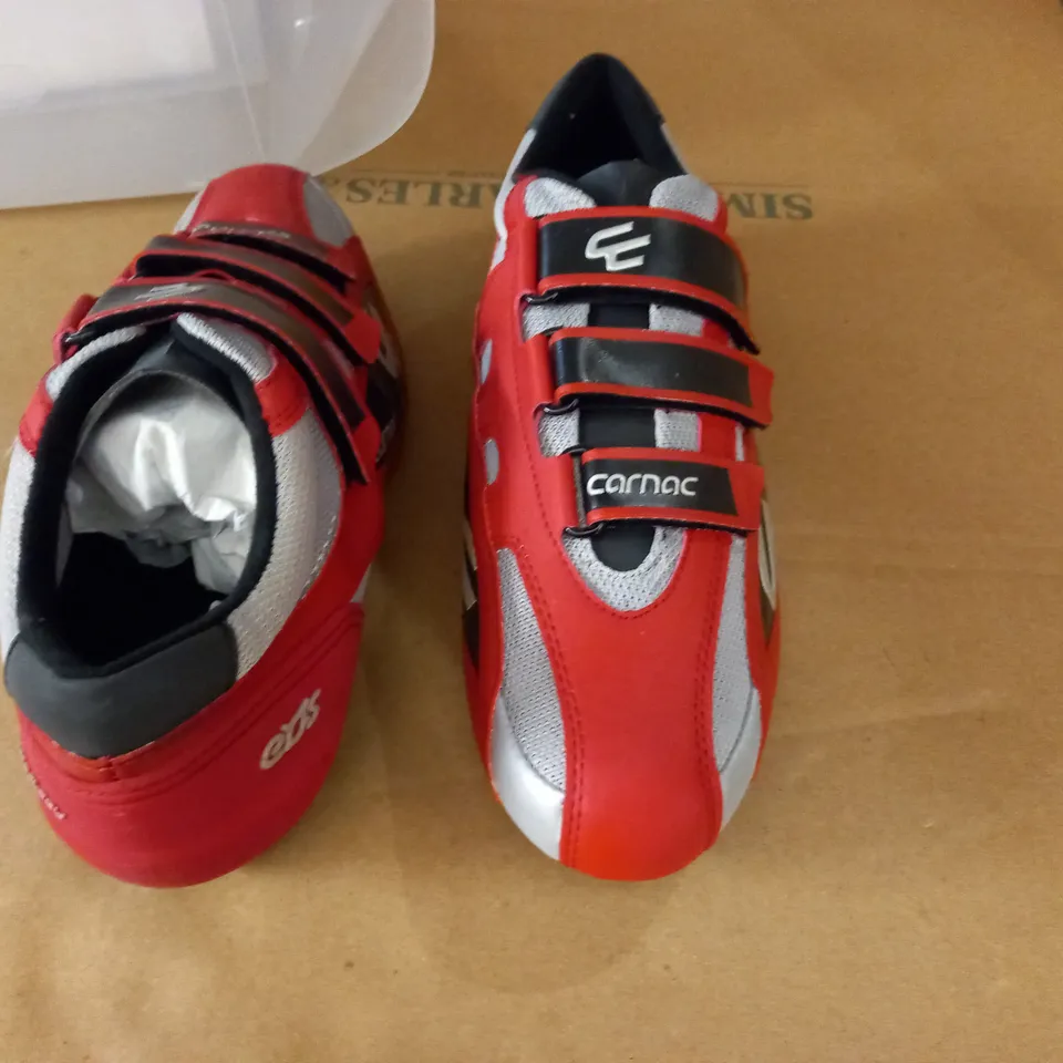 PAIR OF CARNAC EOS CYCLING SHOES IN SILVER RED - FR 44 US 11
