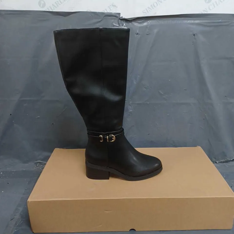 WIDE FIT LOW HEEL KNEE BOOT - BLACK SIZE 5