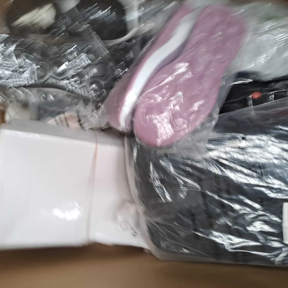 BOX OF APPROXIMATELY 15 ASSORTED PAIRS OF SHOES AND FOOTWEAR ITEMS IN VARIOUS STYLES AND SIZES TO INCLUDE RIVER ISLAND, PRIMARK, ETC
