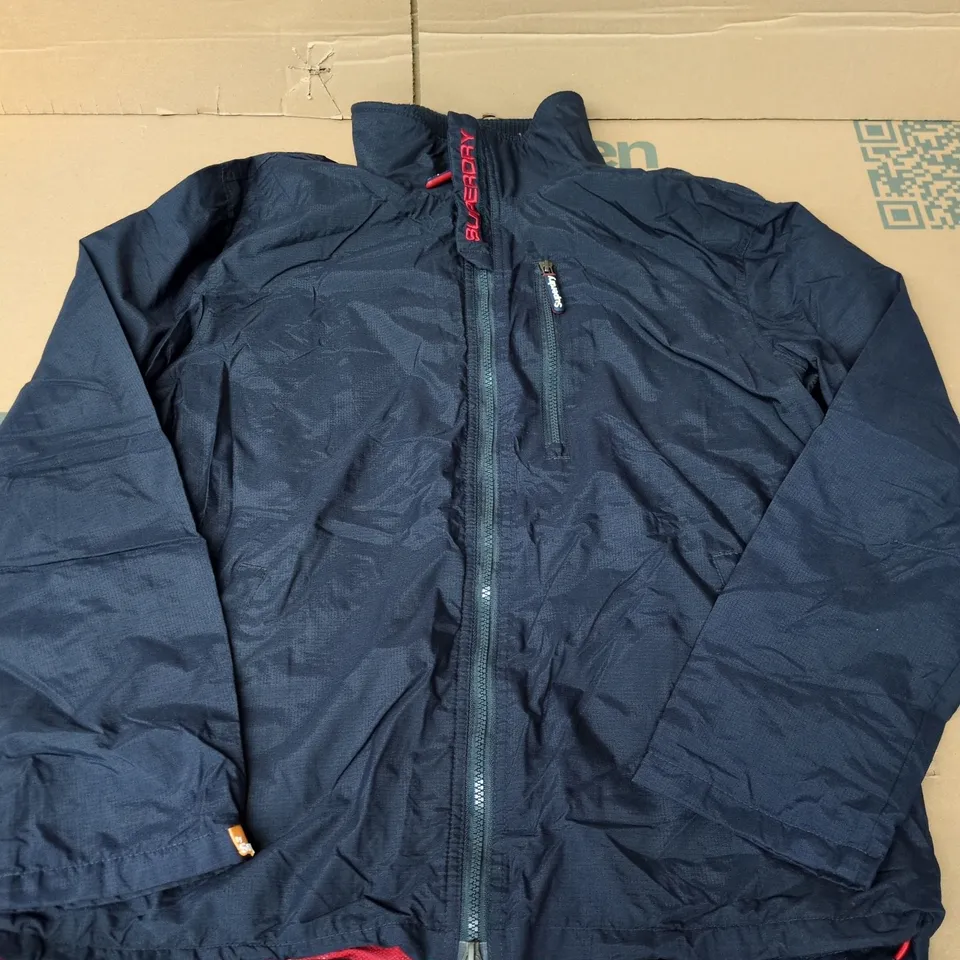 SUPERDRY THE WINDHIKER WINDBREAKER JACKET IN NAVY – UK XL