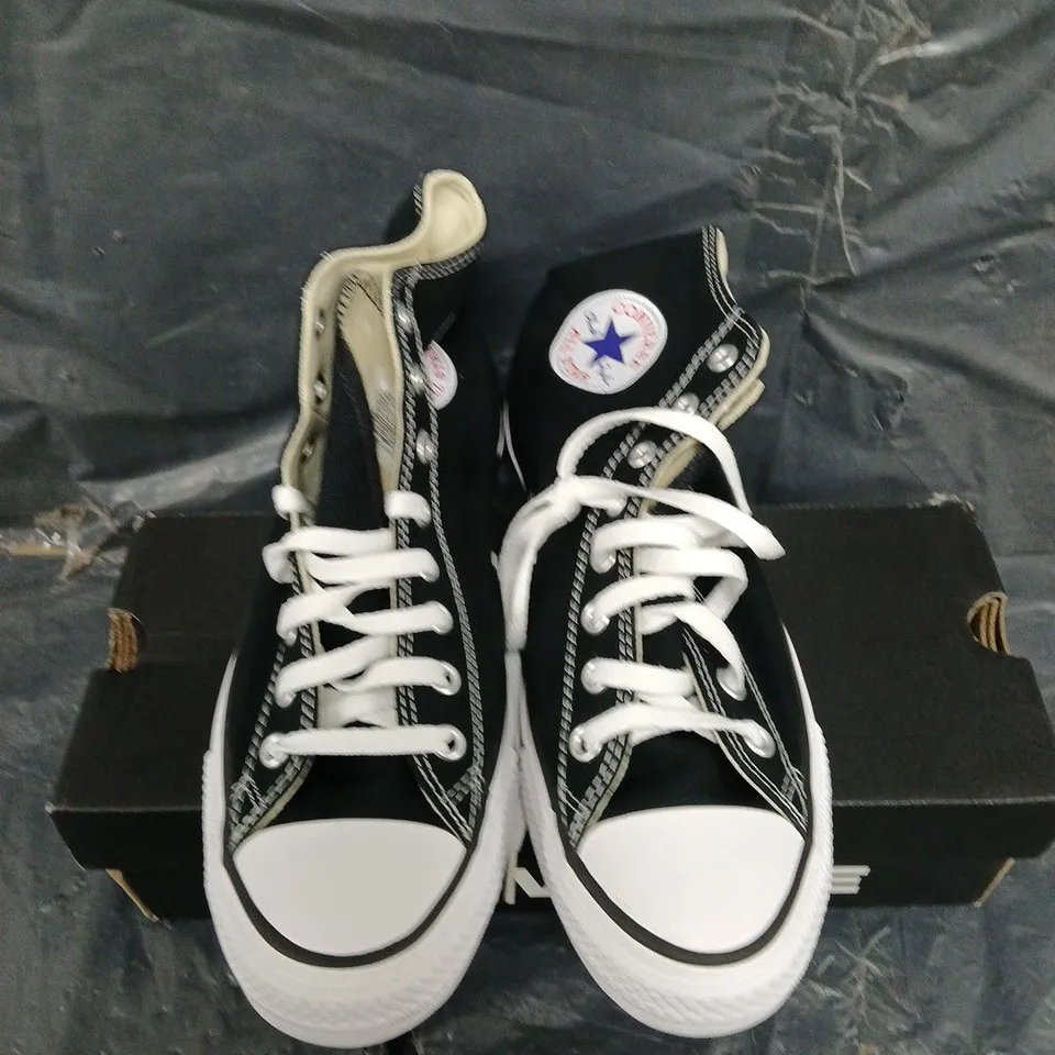 BOXED PAIR OF CONVERSE CHUCK TRAINERS - UK SIZE 8.5