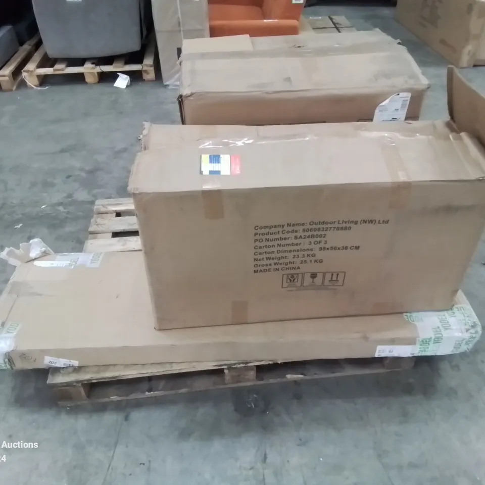 PALLET CONTAINING VARIOUS FURNITURE PARTS