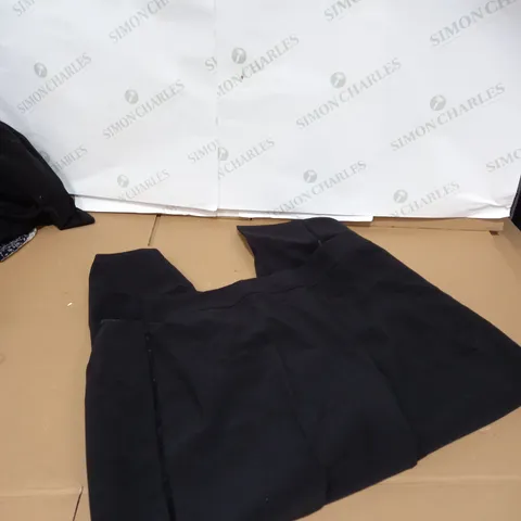 DANNII MINOGUE BLACK TROUSERS SIZE UNSPECIFIED