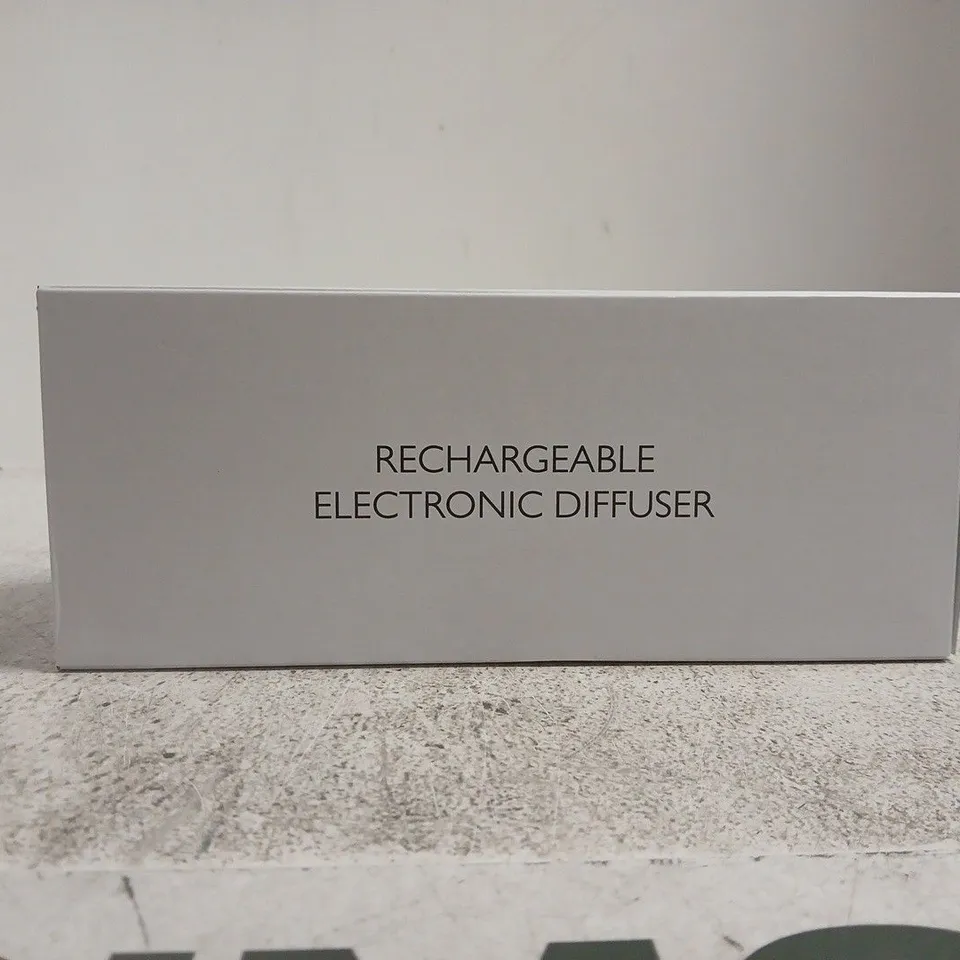 RECHARGEABLE ELECTRONIC DIFFUSER – THE WHITE COMPANY (LONDON) – BOXED