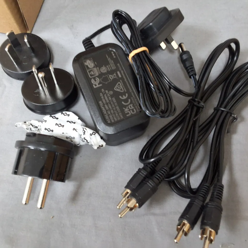 MARLEY BLUETOOTH TURNTABLE WITH SPEAKERS