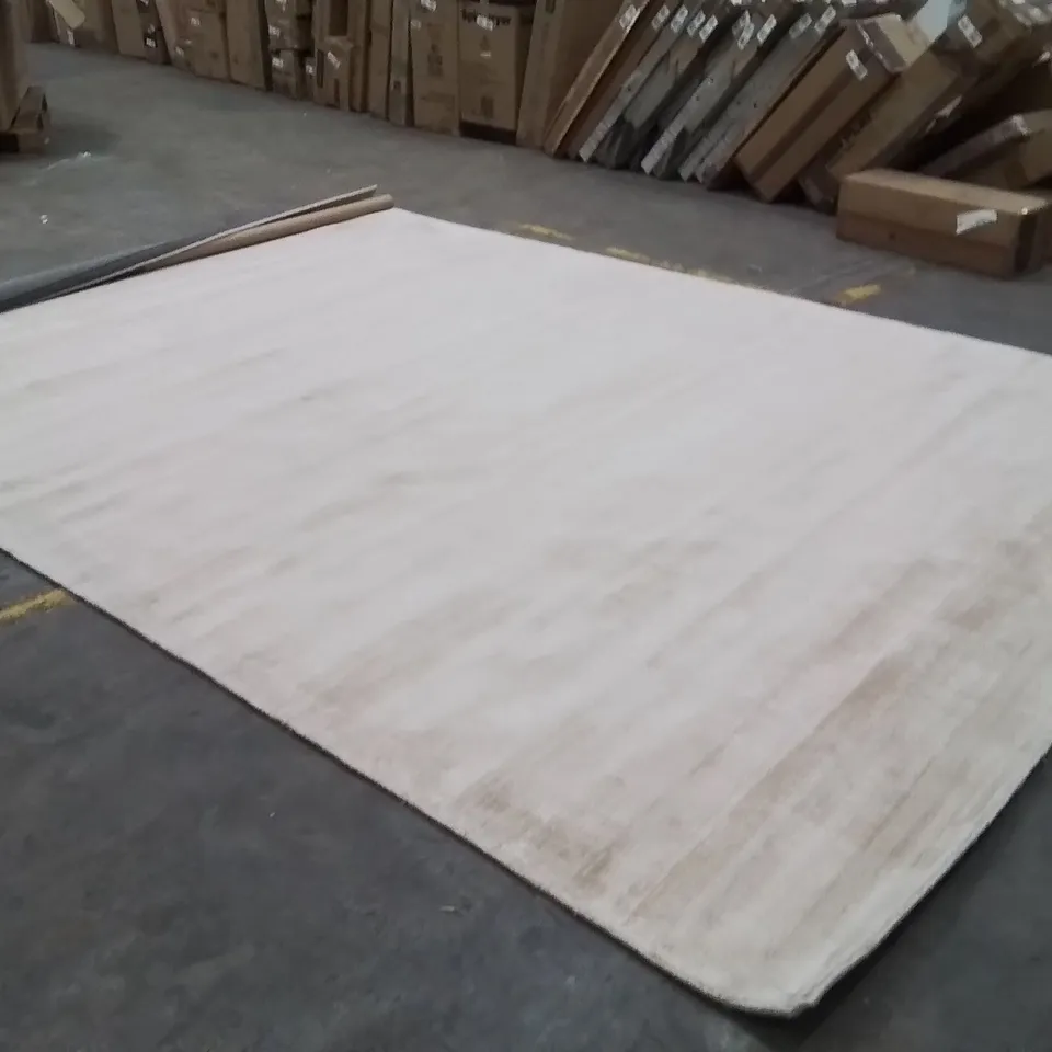 QUALITY DESIGNER AREA RUG - APPROXIMATELY 340X240CM