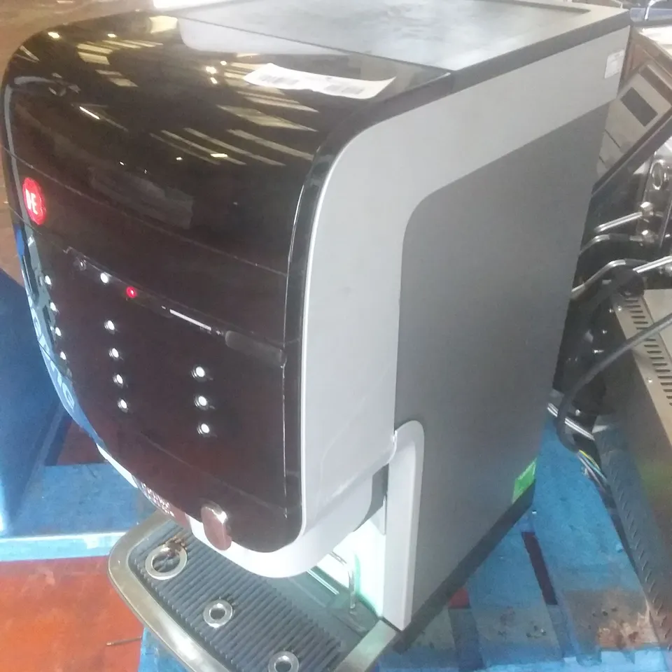 DOUWE EGBERTS COFFEE MACHINE 