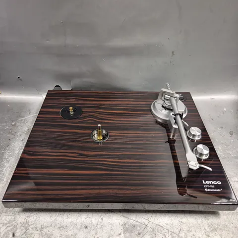 BOXED LENCO TURNTABLE WITH BLUETOOTH TRANSMISSION LBT-188WA V2