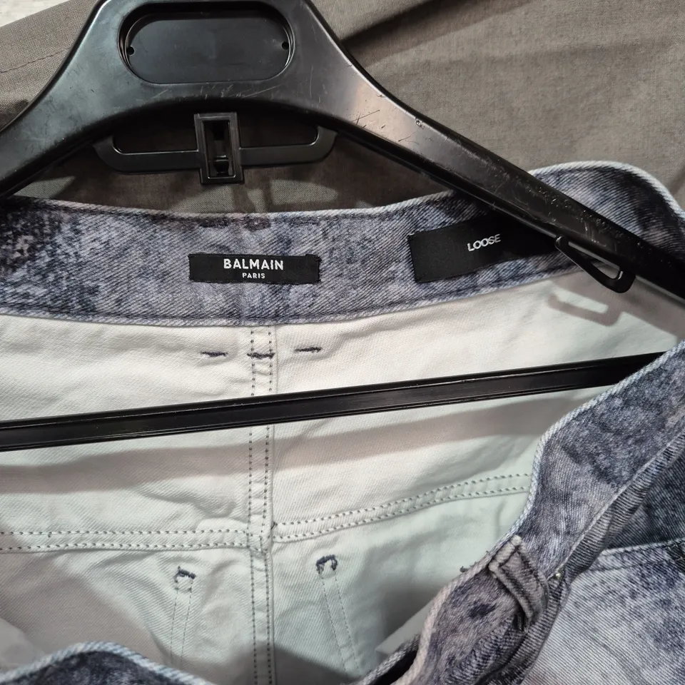 BALMAIN PARIS JEANS – LOOSE FIT, ACID-WASH DENIM SIZE 31 WAIST