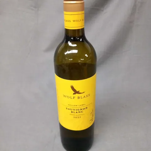 BOTTLE OF WOLF BLASS YELLOW LABEL SAUVIGNON BLANC SOUTH AUSTRAILIA 2022 12.5% 750ML