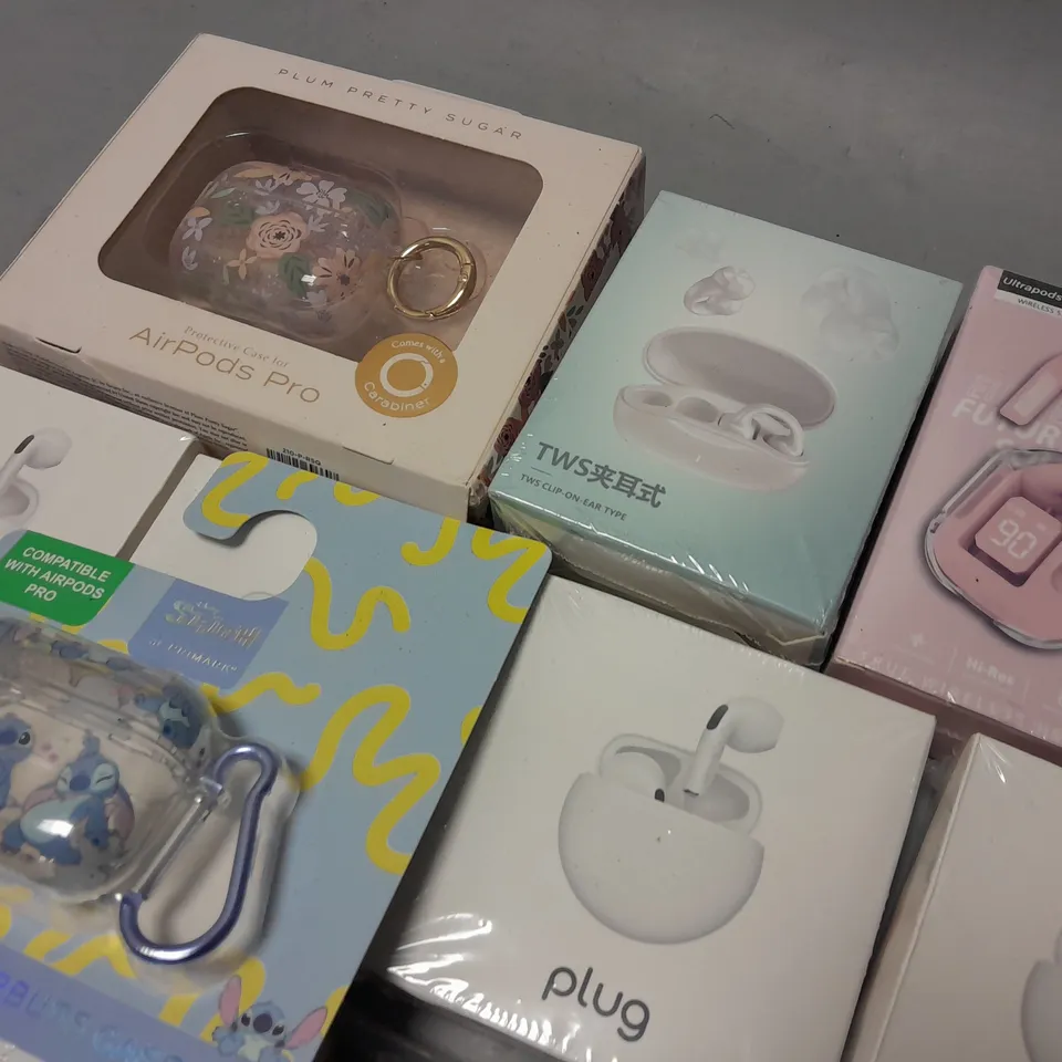 LOT OF APPROXIMATELY 22 ASSORTED AUDIO ITEMS TO INCLUDE AIRPOD PRO CASES AND PLUG EARPHONES