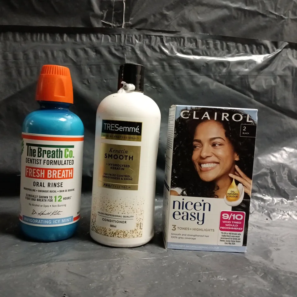 APPROXIMATELY 20 ASSORTED COSMETIC ITEMS TO INCLUDE CLAIROL, TRESEMMÉ, ETC - COLLECTION ONLY