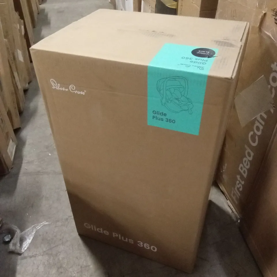 BOXED SILVER CROSS GLIDE PLUS 360 CAR SEAT 